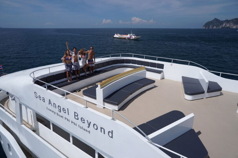 g-b-phi-phi-ferry-sea-angel-04